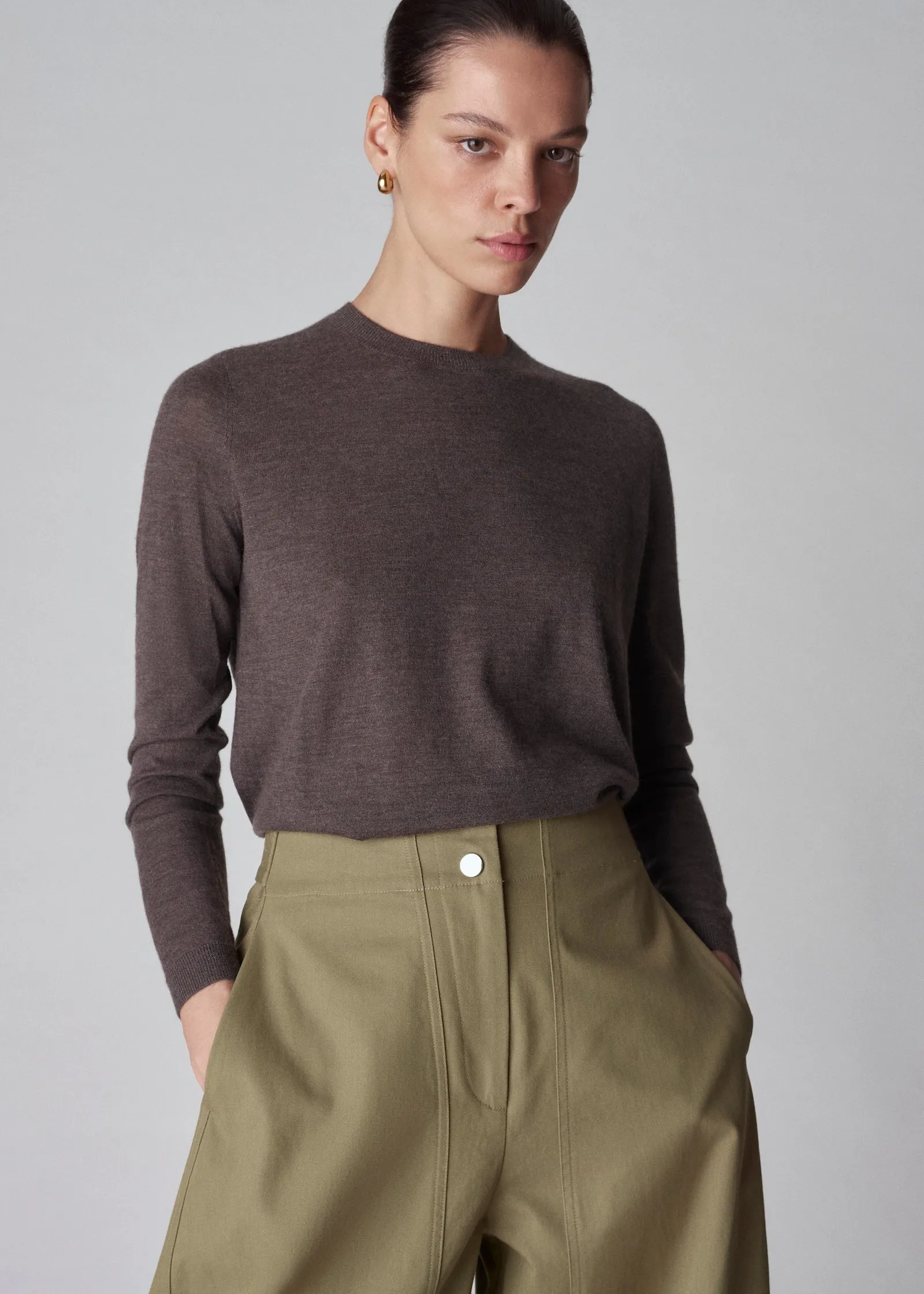 Long Sleeve Crew Neck Tee in Fine Cashmere - Brown