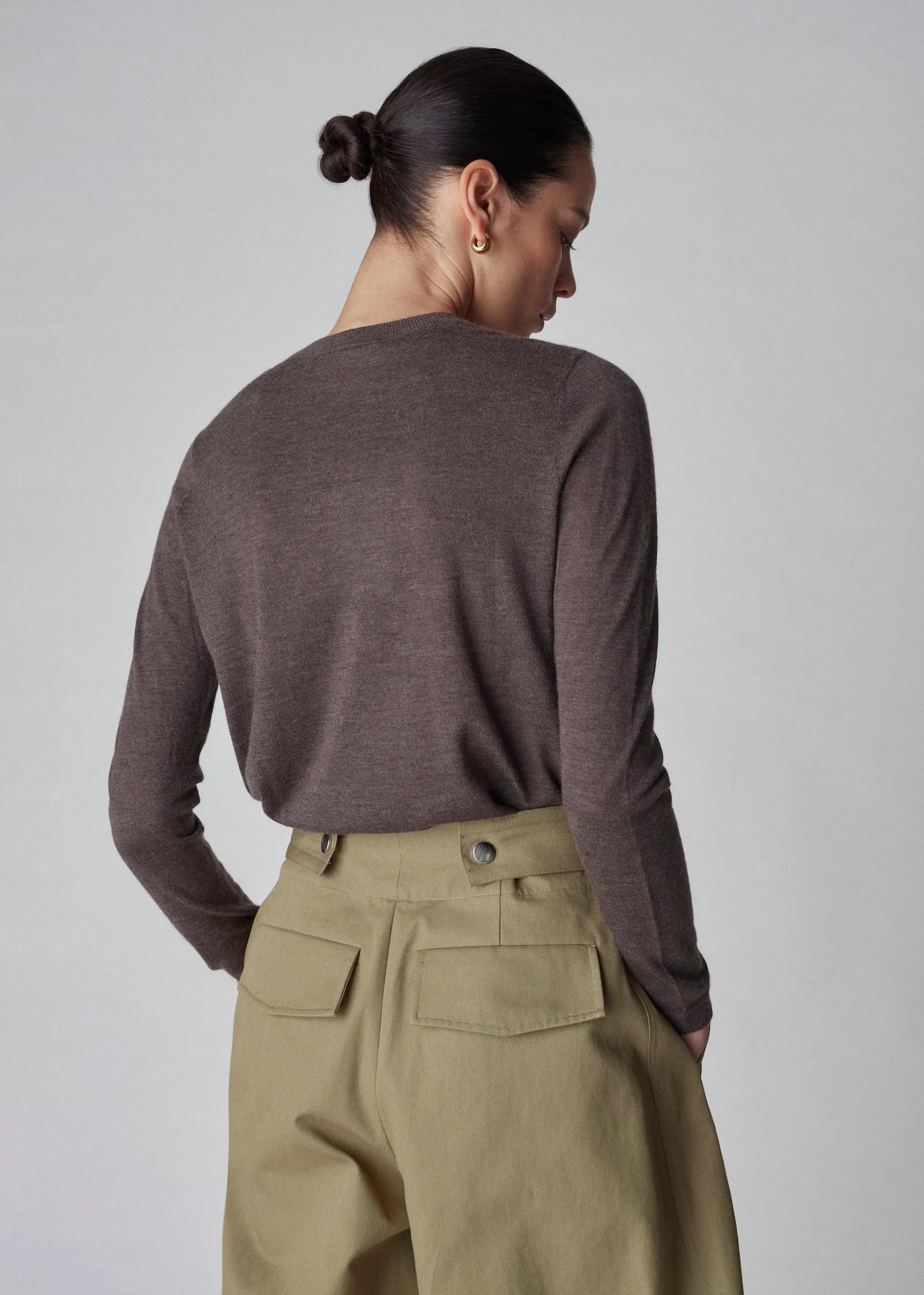 Long Sleeve Crew Neck Tee in Fine Cashmere - Brown